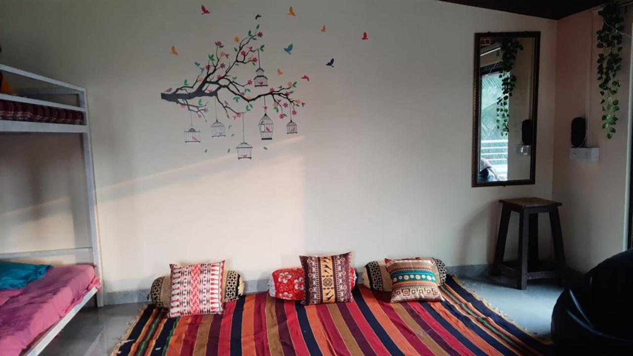 Costel Hostel มัลวาน ภายนอก รูปภาพ